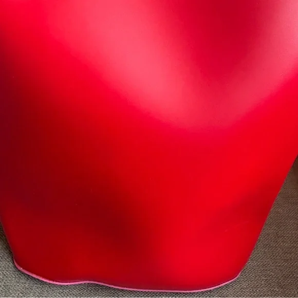 Elizabeth Arden Sleek Red Leather-Look Bucket Tote INV25/486 - Picture 3 of 12